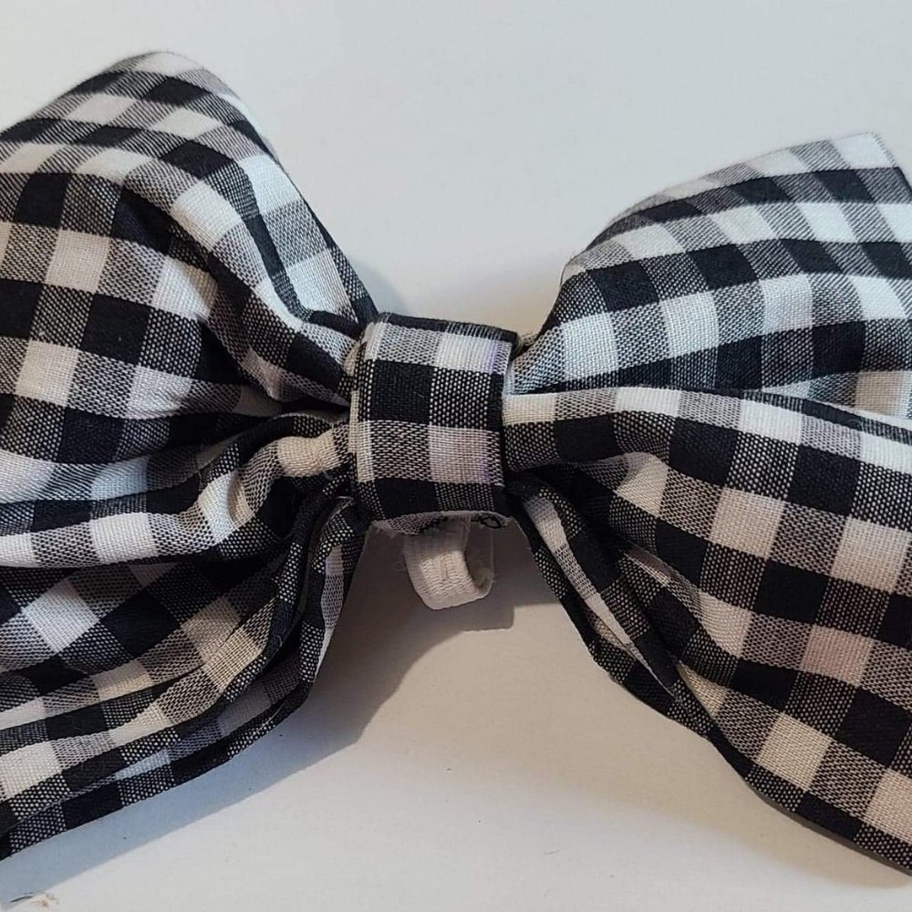 "Paw-dapper Bowtie"– the perfect accessory to elevate your furry friend's style